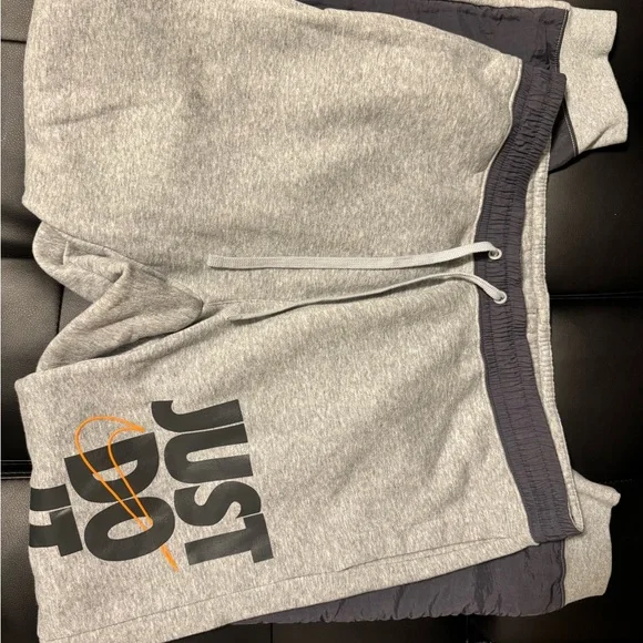 Nike Gray Sweatpants with Logo - Picture 2 of 5